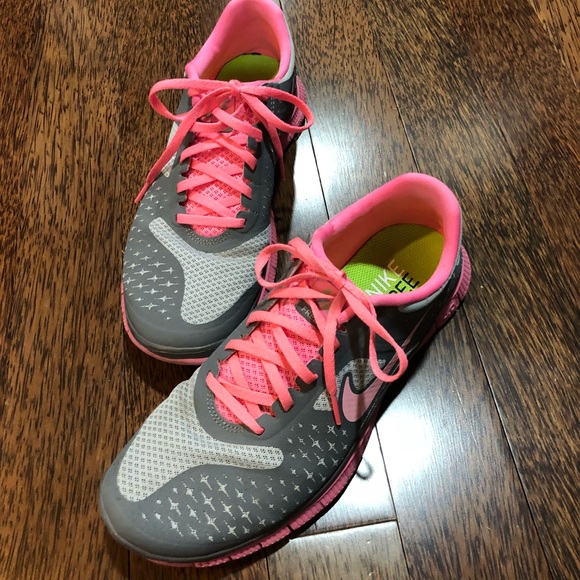 Nike FREE 4.0 V2 - light gray and pink - Picture 2 of 7